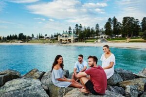 Explore Perth Beaches at Sunset by Minibus - Minibus logistics: pickup, group size, and what to pack