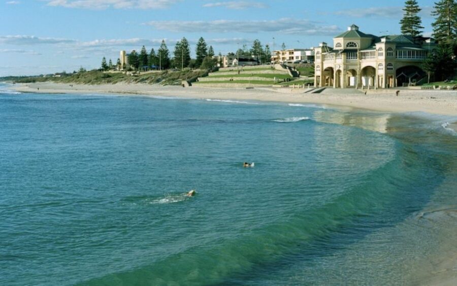 Perth & Fremantle Small-Group Tour with Swan River Cruise - The Swan River cruise back to Perth: why the final 75 minutes feel like a reward