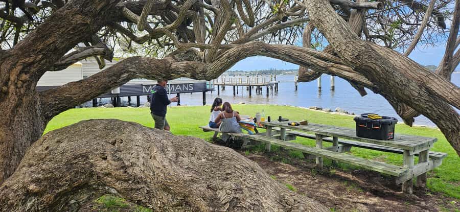 Perth: Swan River and Beaches of Perth Sunset Picnic Dinner - Blue Boathouse After Dark: The Classic Perth Photo Stop