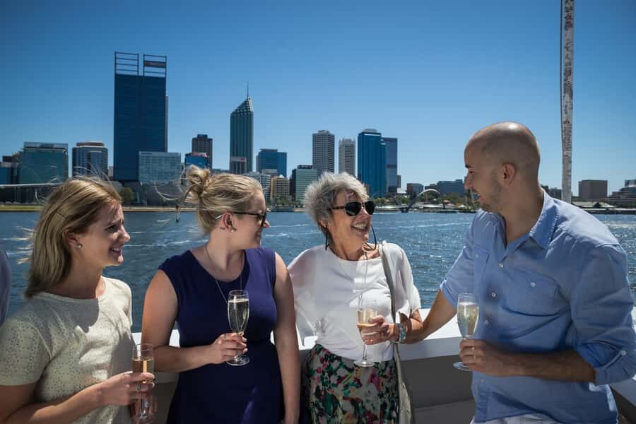 Perth: Swan River Lunch Cruise - Perth to Fremantle: the river scenery that fills the hour