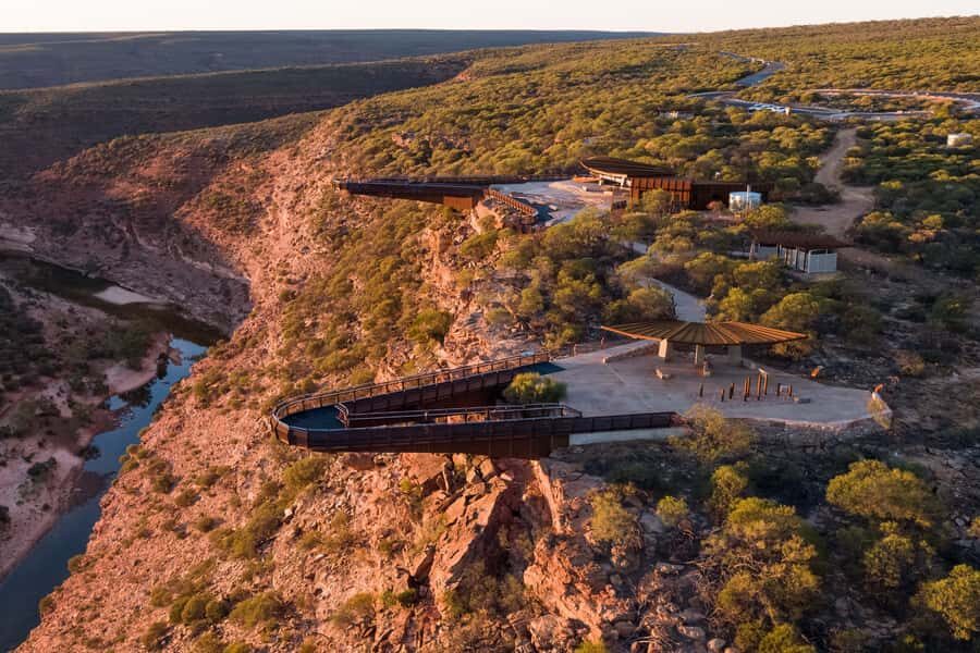 Perth to Exmouth: 6-Day Ningaloo Reef & Coral Coast Tour - Monkey Mia: the dolphin mornings you can plan around