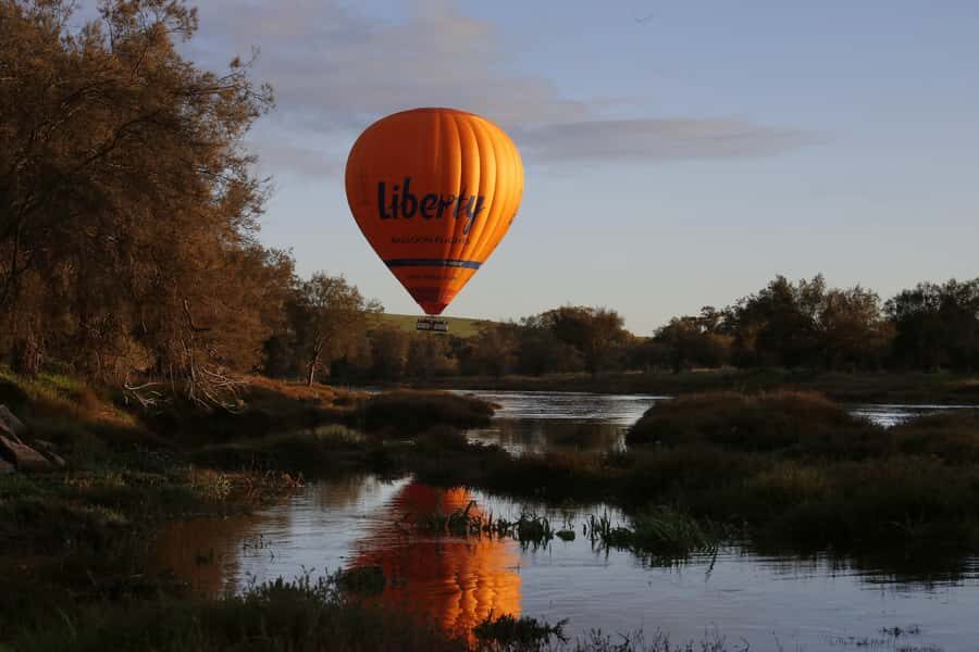 Perth to Northam: Balloon flight including shuttle bus - The sunrise flight over the Avon Valley: what an hour of drifting is really like