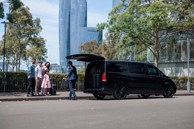 Private Luxury Transfer from Perth CBD to Perth Airport - What’s included vs what can cost extra